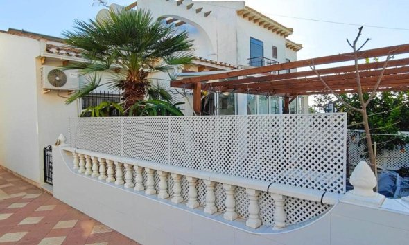 Obra nueva - Chalet independiente - Torrevieja