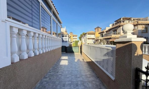 Obra nueva - Casas adosadas - Orihuela