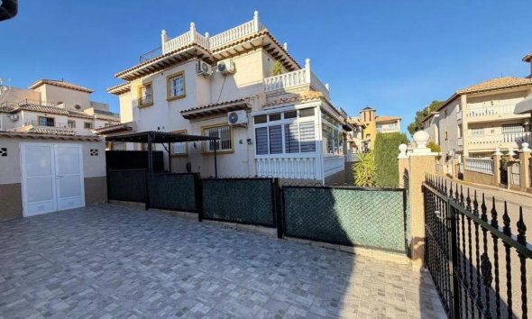 Obra nueva - Casas adosadas - Orihuela