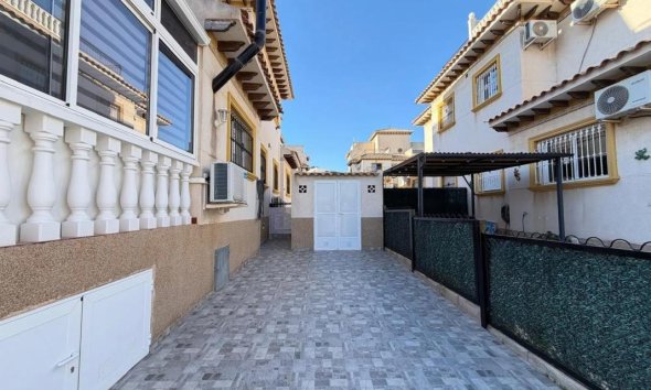 Obra nueva - Casas adosadas - Orihuela