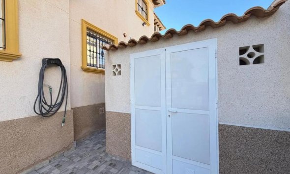 Obra nueva - Casas adosadas - Orihuela