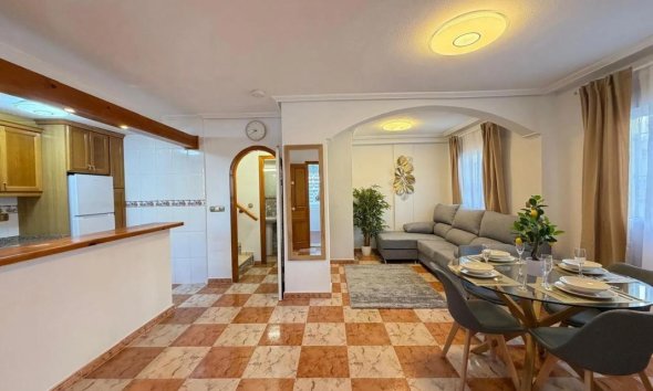 Obra nueva - Casas adosadas - Orihuela