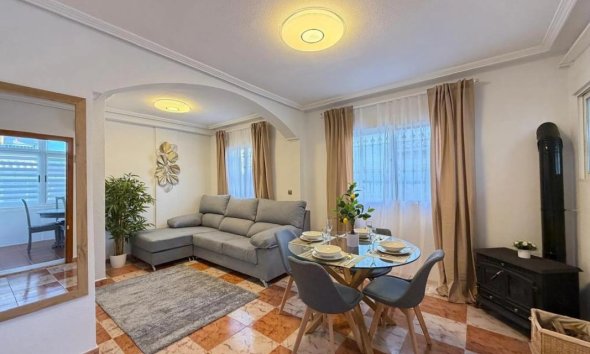 Obra nueva - Casas adosadas - Orihuela