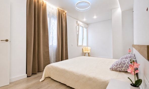 Resale - Apartment - Torrevieja - Playa Acequion
