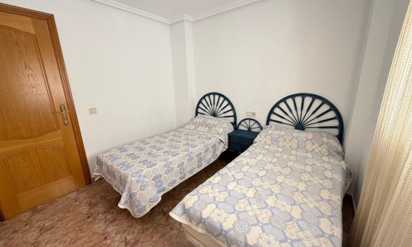 Resale - Apartment - Torrevieja - Estacion de autobuses