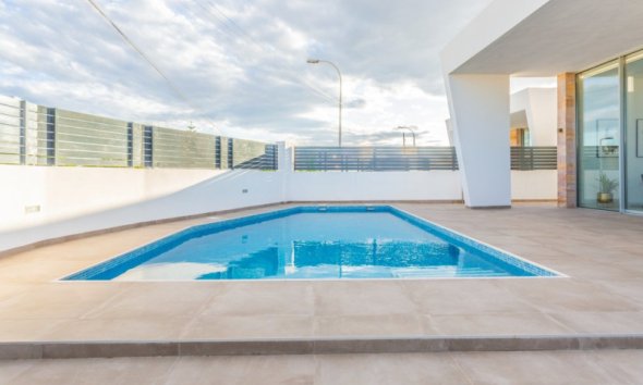 Obra nueva - Villa - Torrevieja