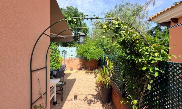 Reventa - Villa - Los Montesinos - La Herrada