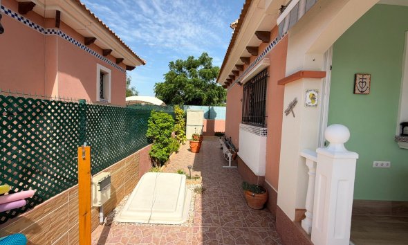 Reventa - Villa - Los Montesinos - La Herrada