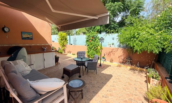 Reventa - Villa - Los Montesinos - La Herrada
