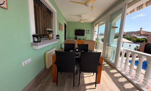 Reventa - Villa - Los Montesinos - La Herrada