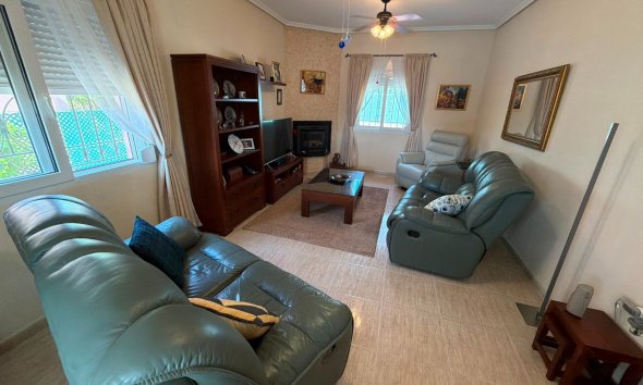 Reventa - Villa - Los Montesinos - La Herrada