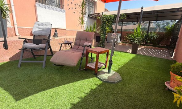 Reventa - Villa - Los Montesinos - La Herrada