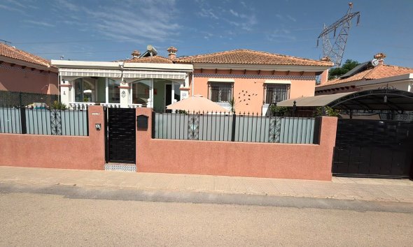 Reventa - Villa - Los Montesinos - La Herrada