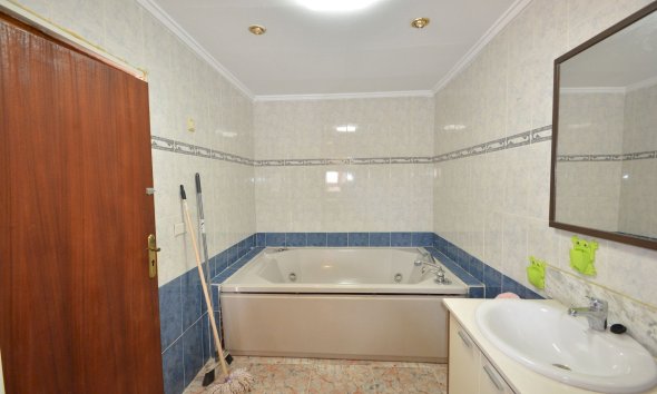 Resale - Terraced house / Townhouse - Torrevieja - El limonar