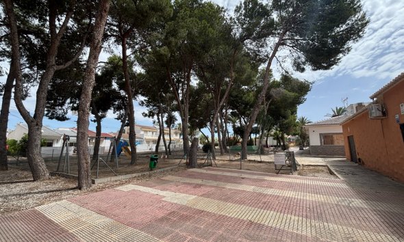 Resale - Terraced house / Townhouse - Torrevieja - El limonar