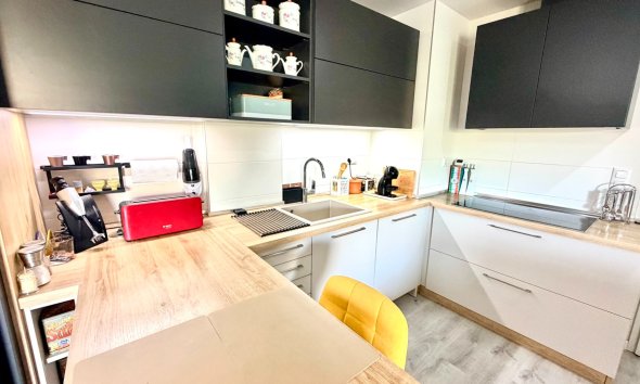 Resale - Apartment - Orihuela Costa - La Zenia