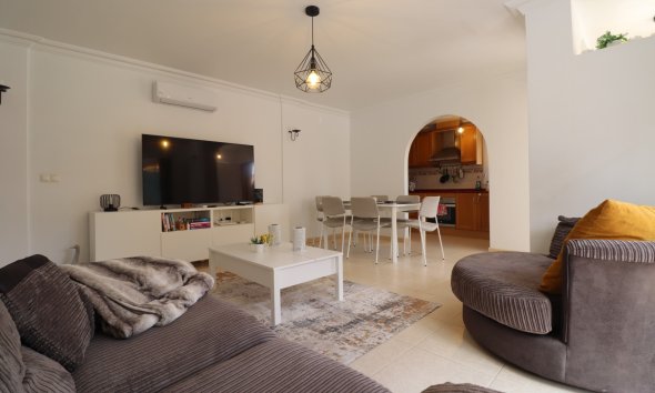 Reventa - Villa - Los Montesinos - La Herrada