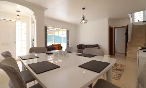 Reventa - Villa - Los Montesinos - La Herrada