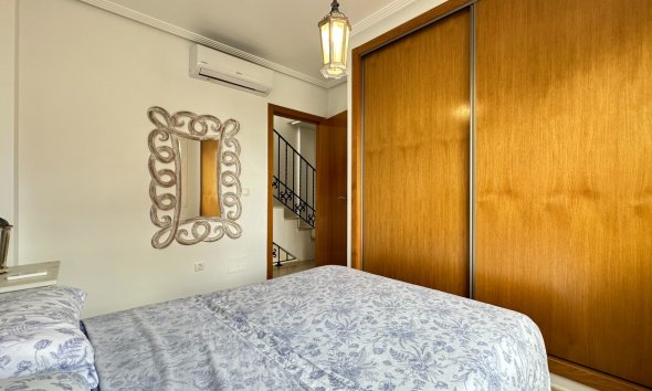 Reventa - Villa - Los Montesinos - La Herrada