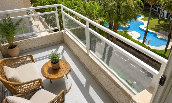 Resale - Apartment - Orihuela Costa - Campoamor