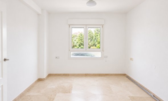 Resale - Apartment - Orihuela Costa - Campoamor