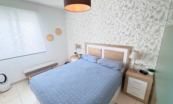 Resale - Apartment - Torrevieja - Aguas Nuevas