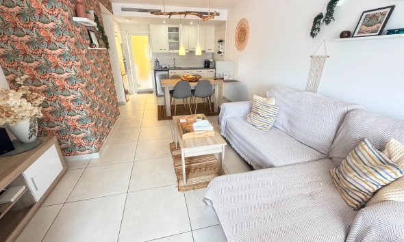 Resale - Apartment - Torrevieja - Aguas Nuevas