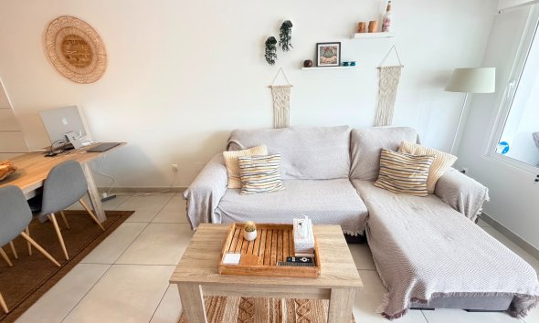 Resale - Apartment - Torrevieja - Aguas Nuevas