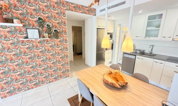 Resale - Apartment - Torrevieja - Aguas Nuevas