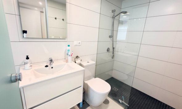 Resale - Apartment - Torrevieja - Aguas Nuevas