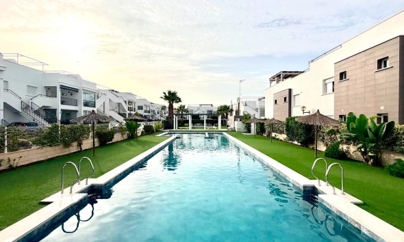 Resale - Apartment - Torrevieja - Aguas Nuevas