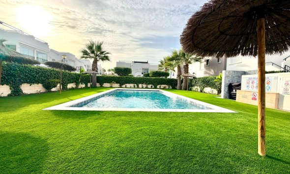 Resale - Apartment - Torrevieja - Aguas Nuevas