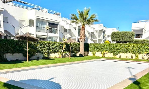 Resale - Apartment - Torrevieja - Aguas Nuevas