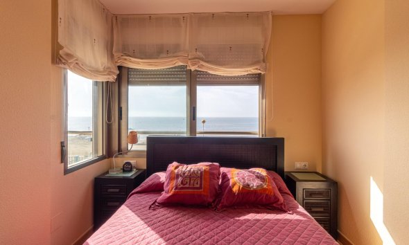 Resale - Apartment - Torrevieja - Playa de los Locos