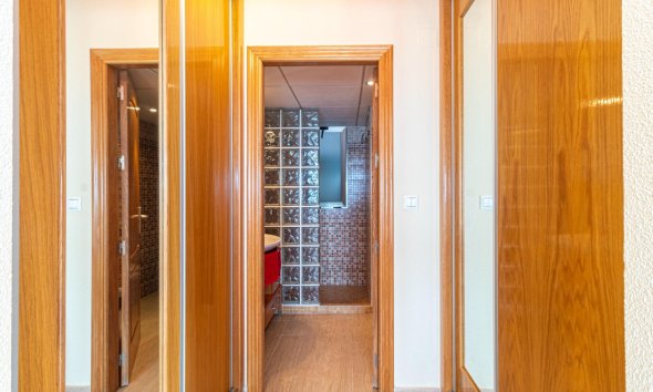 Resale - Apartment - Torrevieja - Playa de los Locos