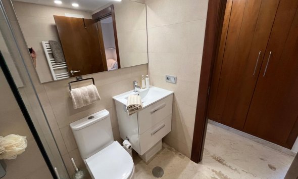 Reventa - Apartamento / Dúplex - Punta Prima