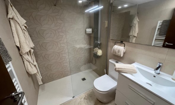 Reventa - Apartamento / Dúplex - Punta Prima
