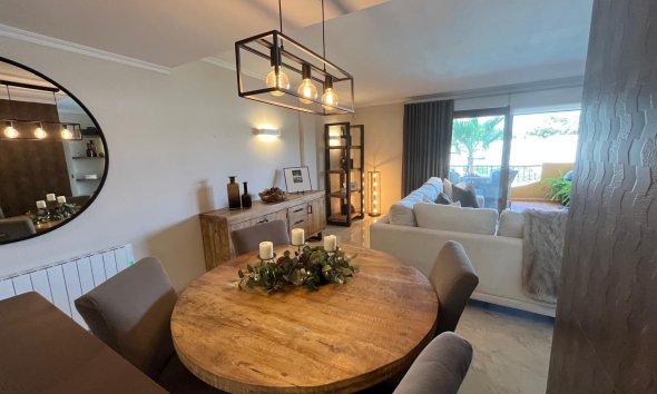 Reventa - Apartamento / Dúplex - Punta Prima