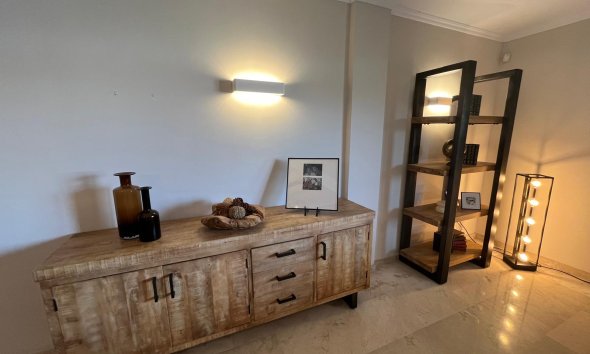 Reventa - Apartamento / Dúplex - Punta Prima