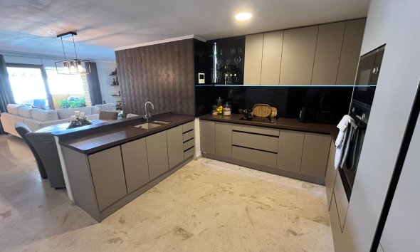 Reventa - Apartamento / Dúplex - Punta Prima