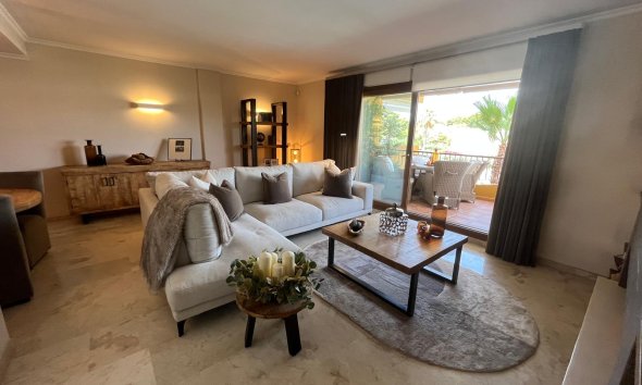 Reventa - Apartamento / Dúplex - Punta Prima