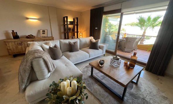 Reventa - Apartamento / Dúplex - Punta Prima