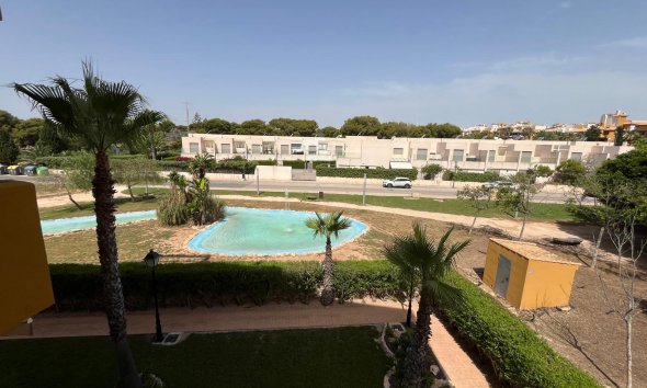 Reventa - Apartamento / Dúplex - Punta Prima