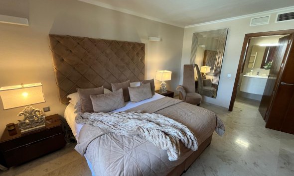 Reventa - Apartamento / Dúplex - Punta Prima