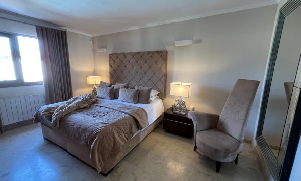 Reventa - Apartamento / Dúplex - Punta Prima