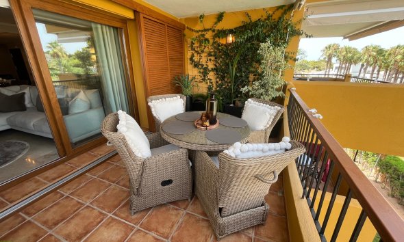 Reventa - Apartamento / Dúplex - Punta Prima