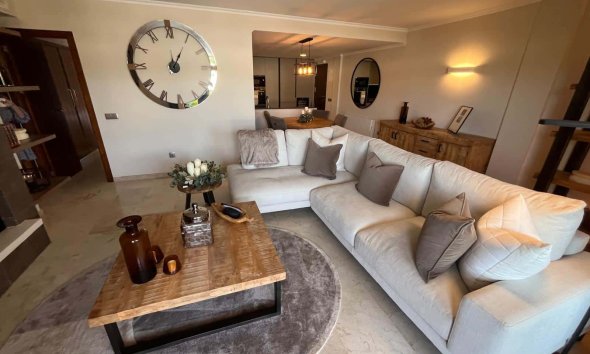 Reventa - Apartamento / Dúplex - Punta Prima