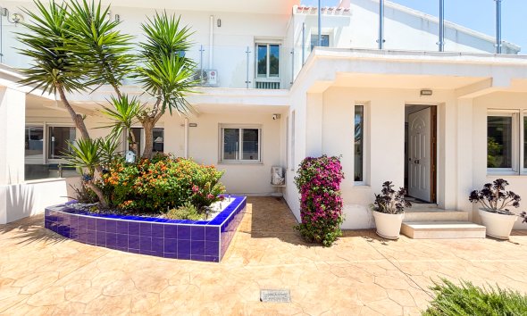 Resale - Villa - Orihuela Costa - Dehesa de campoamor