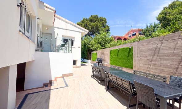 Resale - Villa - Orihuela Costa - Dehesa de campoamor