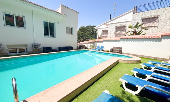 Resale - Villa - Orihuela Costa - Dehesa de campoamor